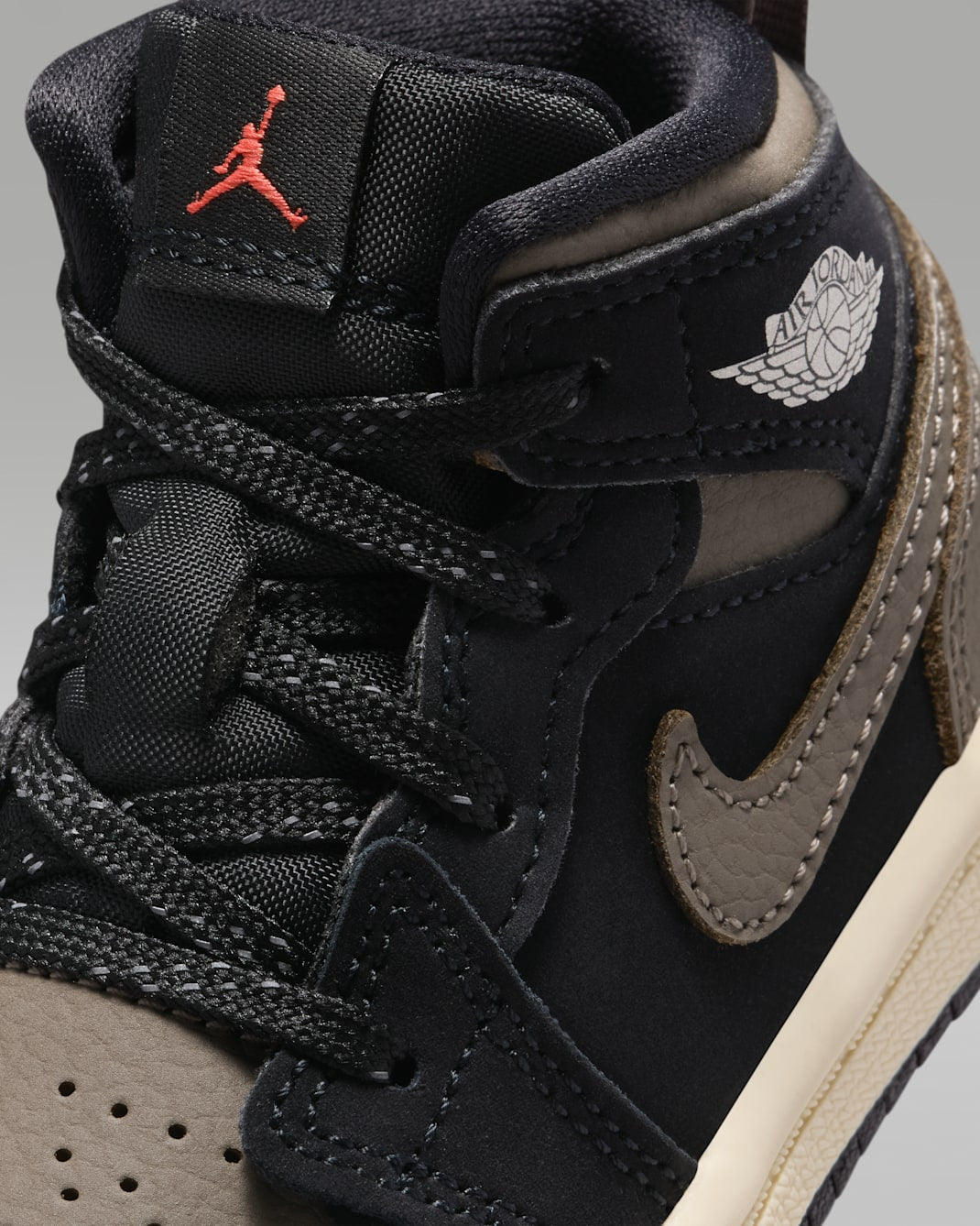 나이키 키즈 운동화 일본 베이비 신발 조던 1 미드 SE 브라운 IB7054-002