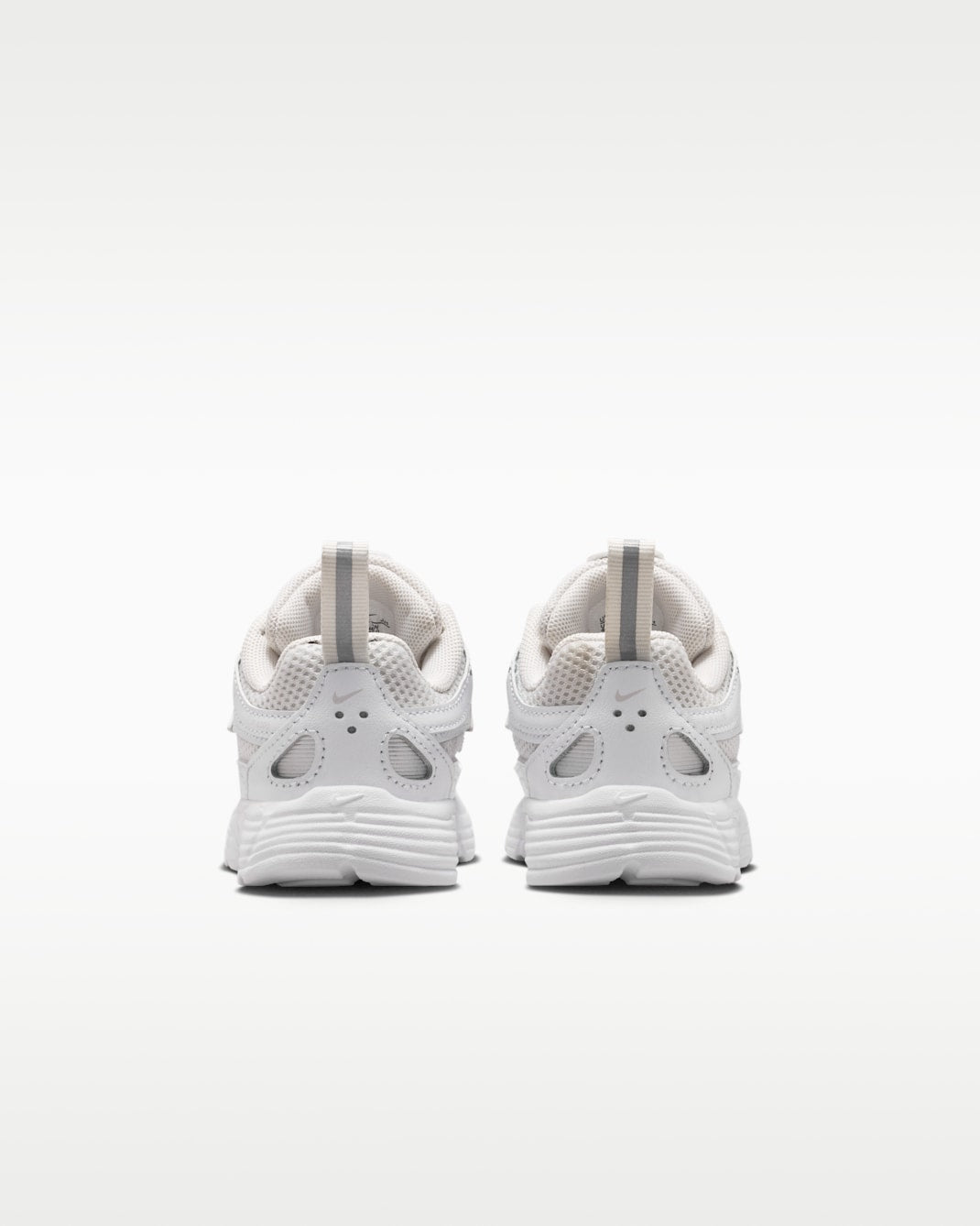 나이키 키즈 운동화 일본 베이비 신발 P-6000 레트로 페가수스 IO4646 2컬러