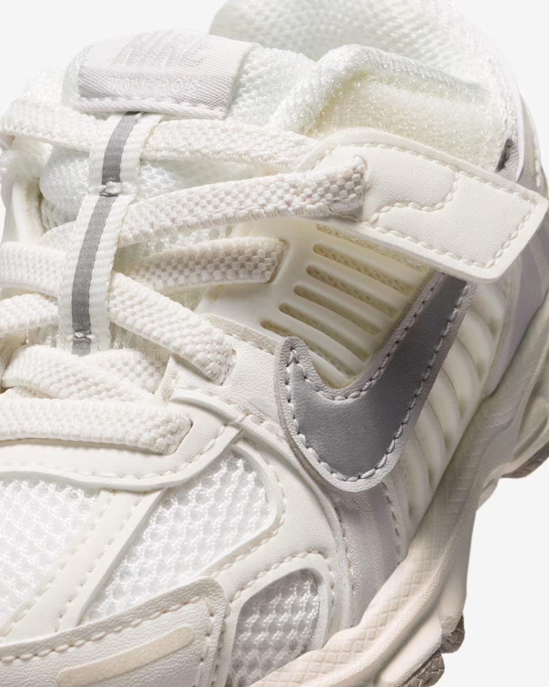 나이키 키즈 운동화 일본 베이비 보메로 5 벨크로 신발 HF7000-108 세일